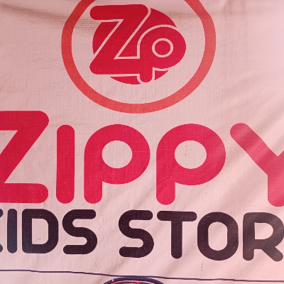 ZIPPY KIDS STORE INTERNATIONAL logo